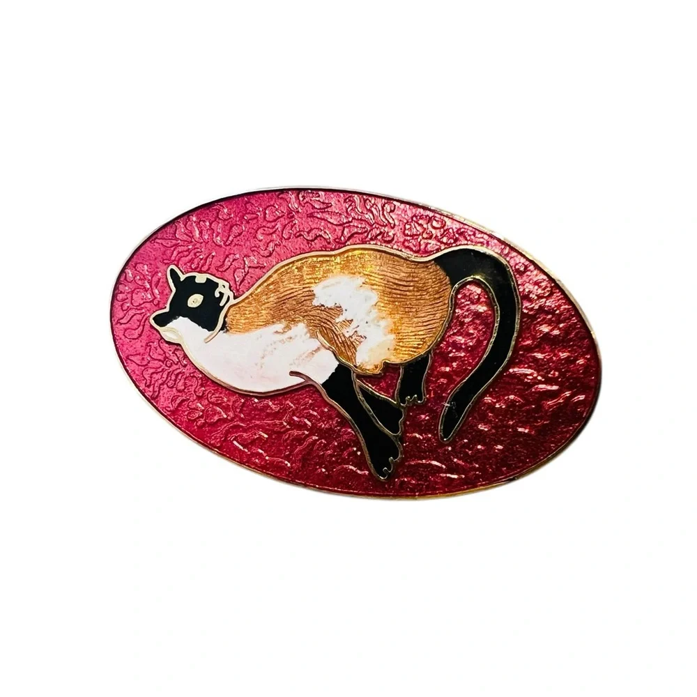 Vintage Cloisonné Siamese Cat Brooch – Gold Tone